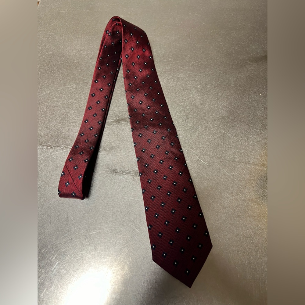 Bloomingdale’s Men’s Tie